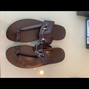 Gucci Men's Thong Sandal ( brown leather)